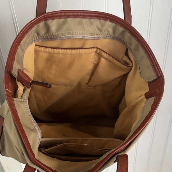 Michael Kors Tote Bag - Picture 7 of 9